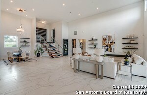 Building Photo - 10111 Ivory Canyon