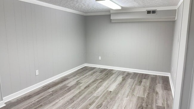 Building Photo - 904 Charleston Way Dr