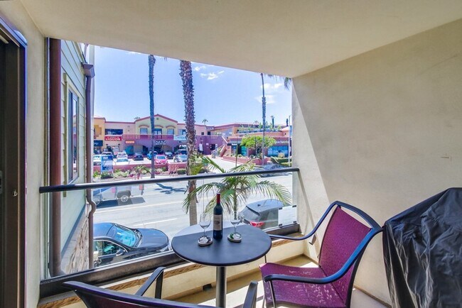 Building Photo - Steps From The Beach w/ All Utilities Included Available Jan - May 2025