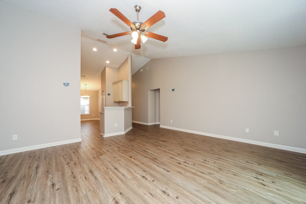 Building Photo - 440 Sanwick Dr