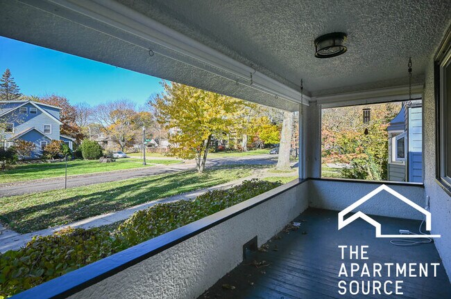 Building Photo - 2211 Pioneer Rd