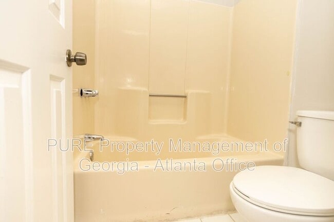 Building Photo - 7208 Crestside Dr