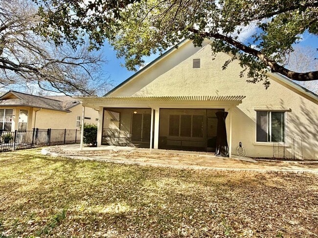 Building Photo - 103 Whispering Wind Dr