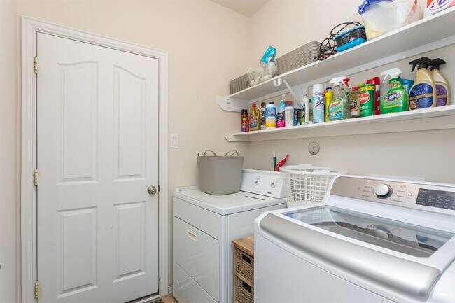 Building Photo - 3056 Winterberry Ln