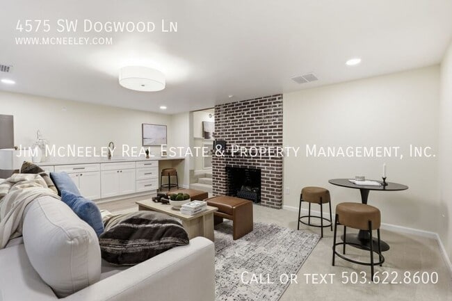 Building Photo - 4575 SW Dogwood Ln