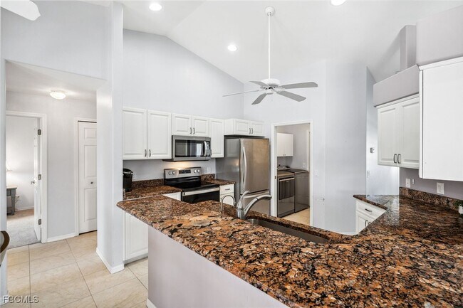 Building Photo - 210 SW 37th Terrace