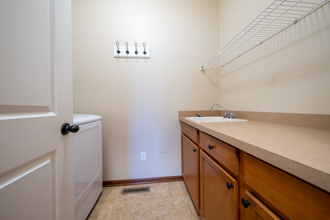 Building Photo - 16549 Dodd Ln