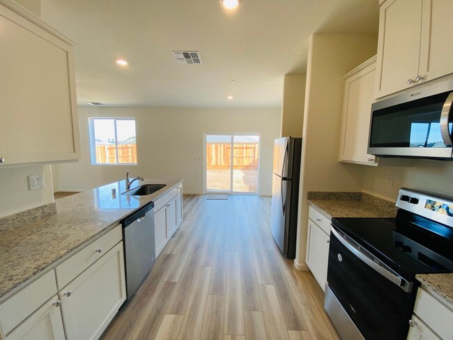 Building Photo - 5531 Glowhaven St