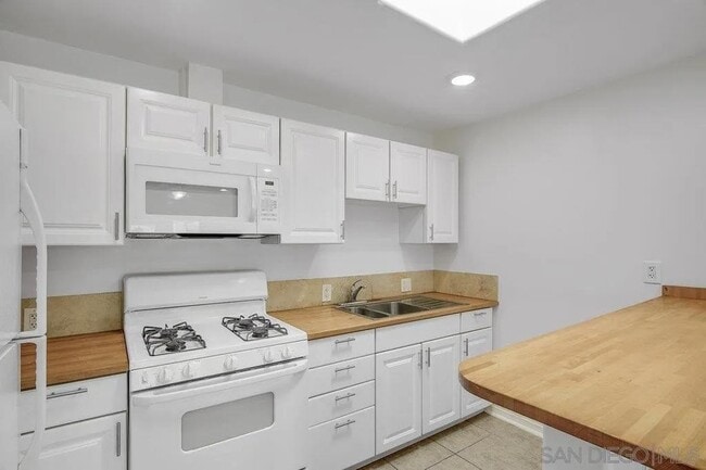 Building Photo - 4618 Marlborough Dr