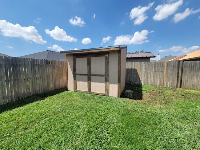 Building Photo - 4520 Sandstone Dr