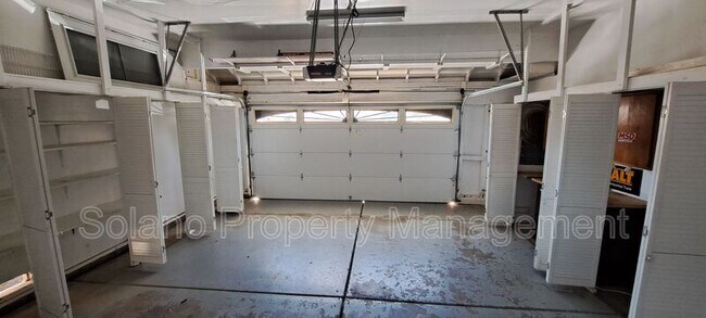 Building Photo - 320 Stamper Cir