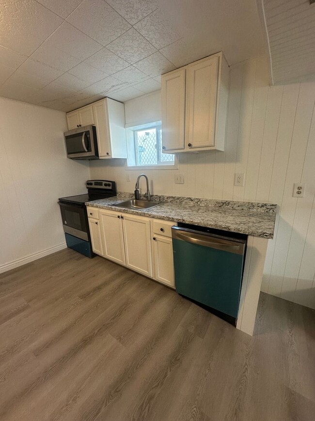 Building Photo - 1416 Harris Ave