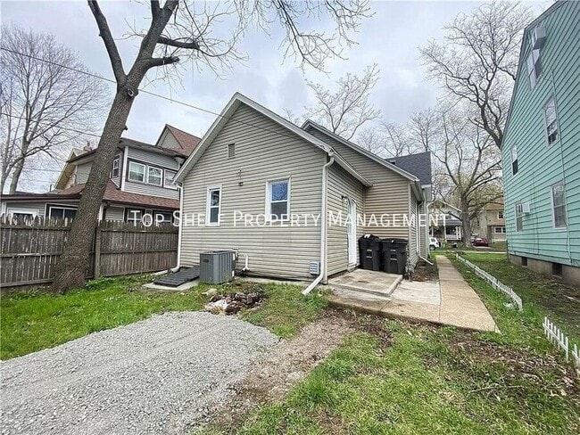 Building Photo - 1122 23rd St