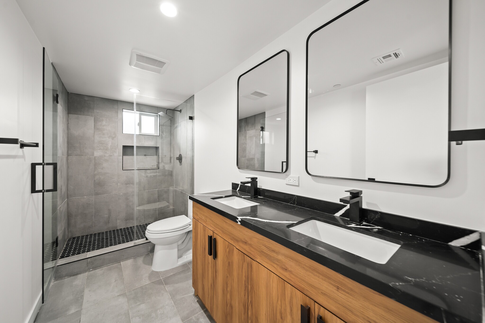 Building Photo - 6049 Craner Ave