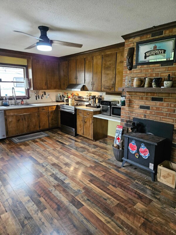 Building Photo - 8096 Roaring Springs Rd