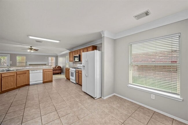 Building Photo - 8014 Blackcherry Ln
