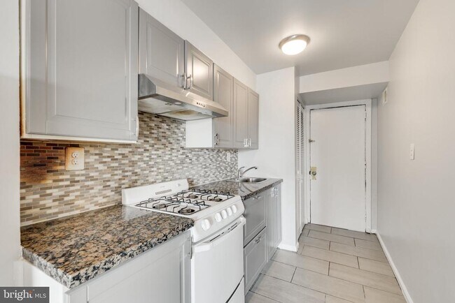 Building Photo - 508 Brandywine St SE