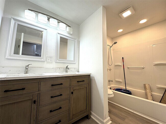 Building Photo - 609 N Nanticoke Ave