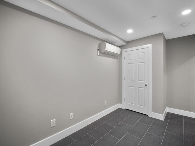 Building Photo - 2517 Benning Rd NE