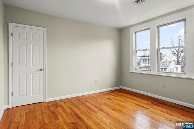 Building Photo - 117 Parkview Terrace