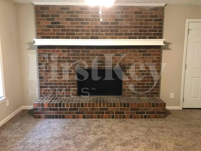 Building Photo - 5705 Hiram Lithia Springs Rd SW