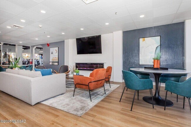 Building Photo - 425 W Paseo Redondo