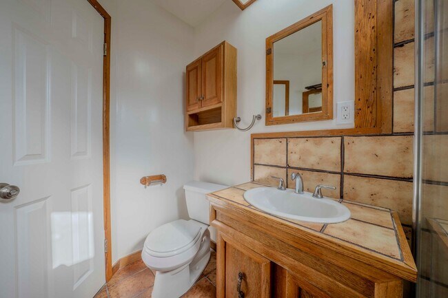 Building Photo - 69 Glendora Ave