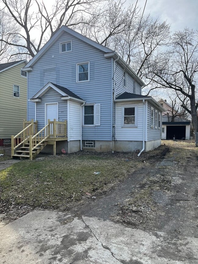 Building Photo - Cudell / West Boulevard Area - 3 bedroom/1...