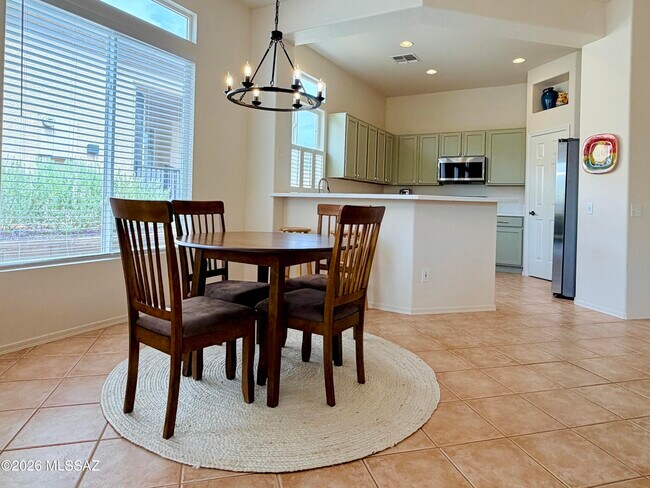 Building Photo - 13009 N Desert Flora Ln