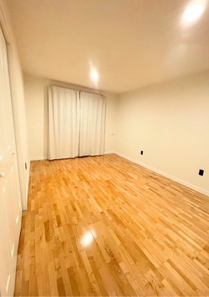 Building Photo - 12515 SE 74th St