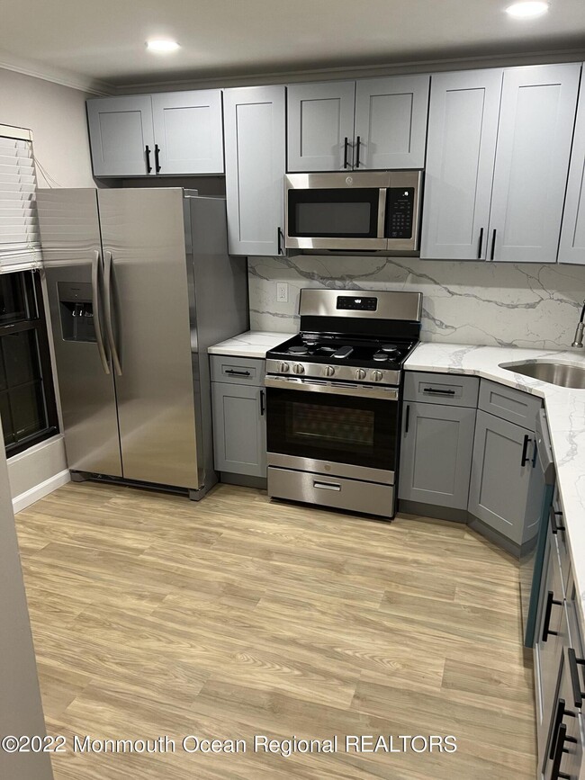 Building Photo - 269 Bromley Pl