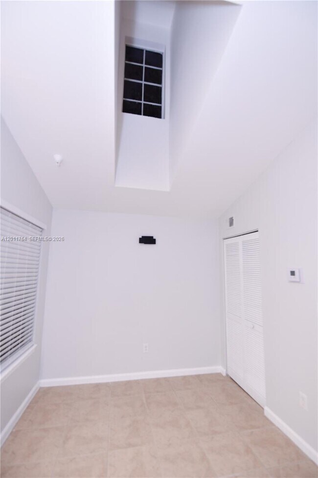 Building Photo - 1011 Crystal Way