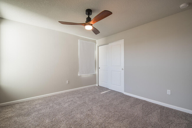 Building Photo - 3918 SE Mentmore Ln