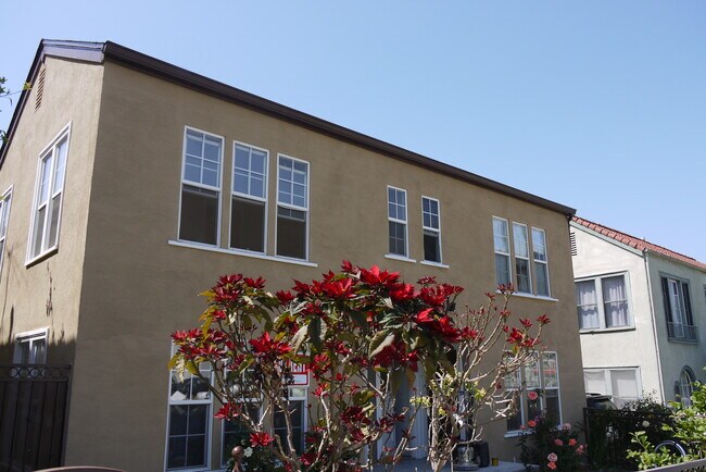 Building Photo - 1263 S Plymouth Blvd