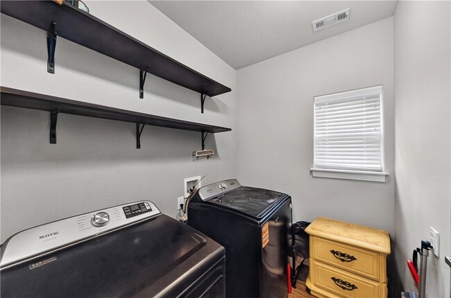 Building Photo - 396 N Torc Ln