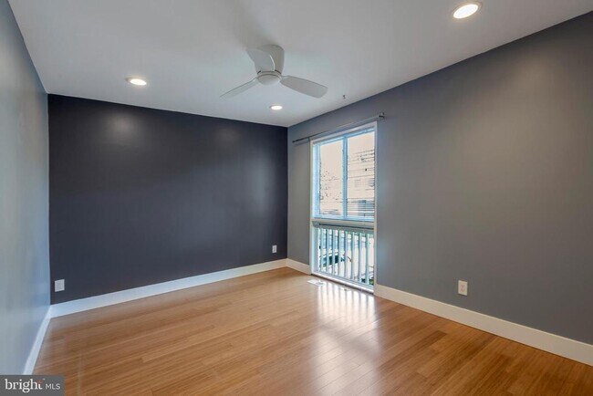 Building Photo - 5250 Pooks Hill Rd