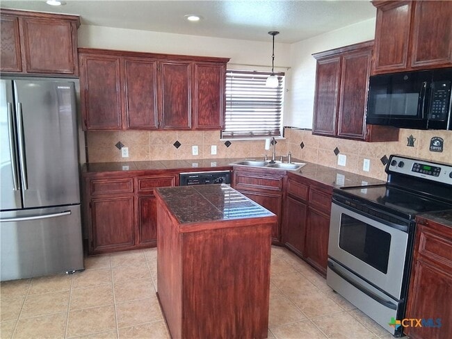 Building Photo - 3107 Lavender Ln