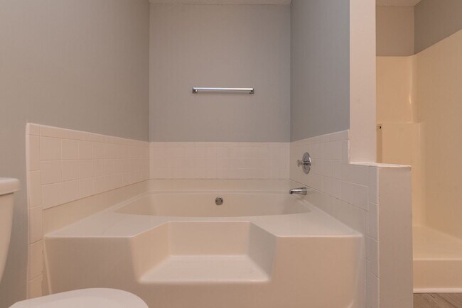Building Photo - Updated 3 BR/2 BA - 10 Minutes From Gate 5 @ Ft. Gordon