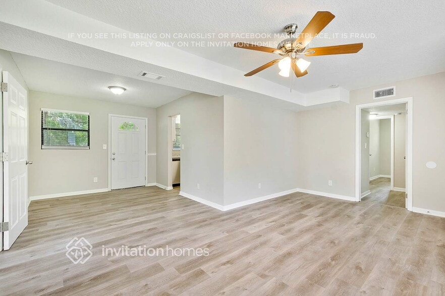 Building Photo - 4853 Clyde Dr