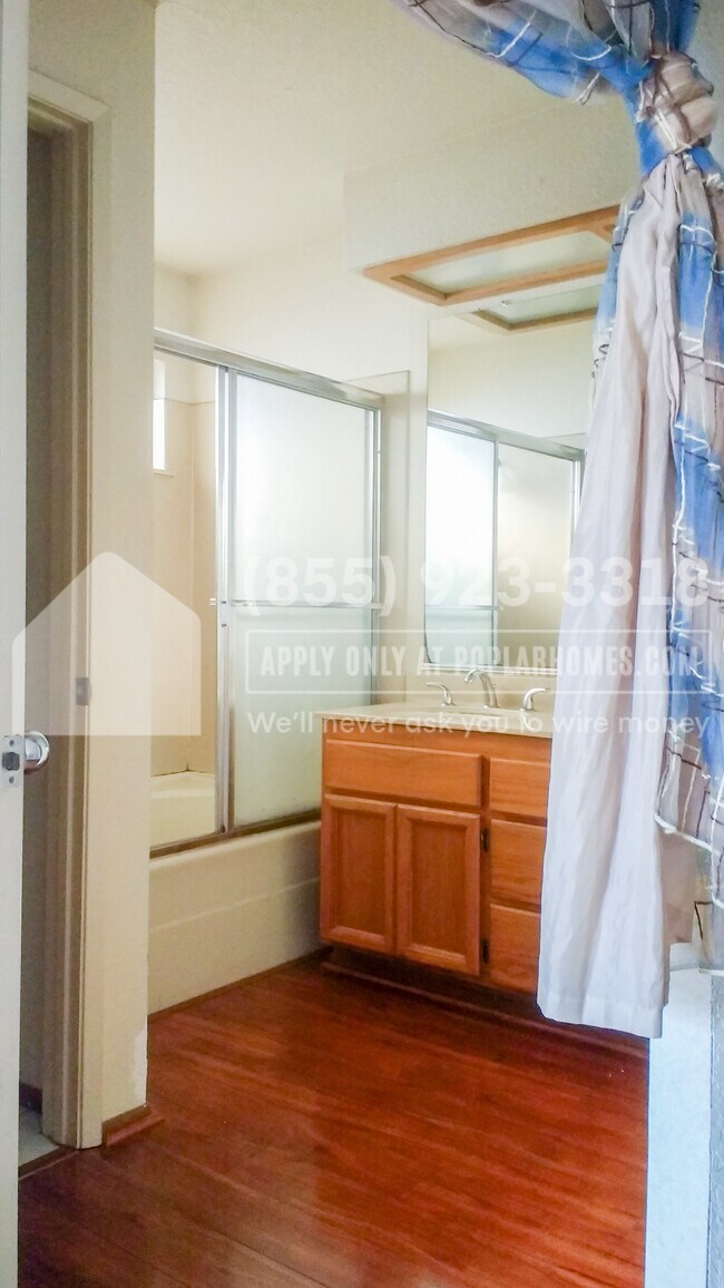 Building Photo - 4475 Red Oak Common