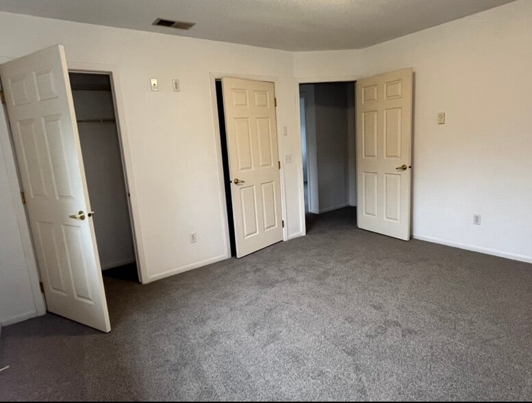 South primary bedroom - 813 Stein Ct