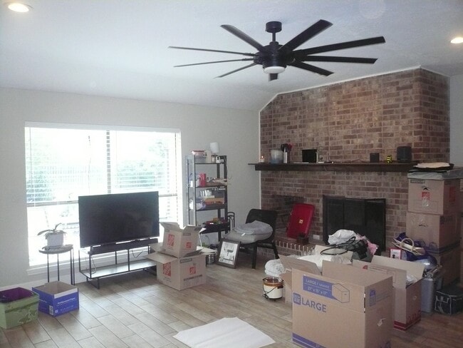 Building Photo - 2803 Green Fields Dr