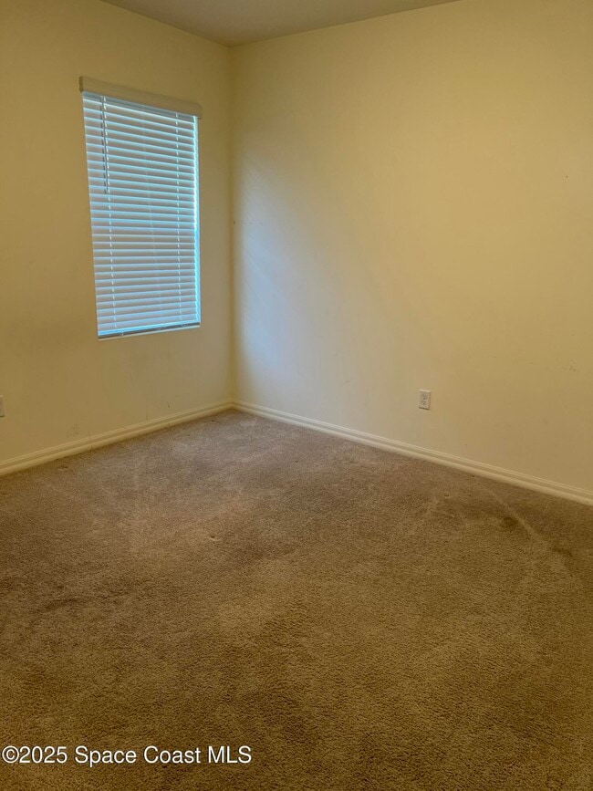 Building Photo - 1371 McFarland Dr
