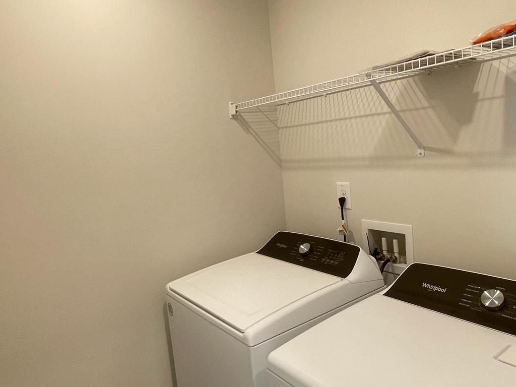 Building Photo - 373 Timberland Ave