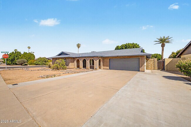 Building Photo - 5403 S Heather Dr
