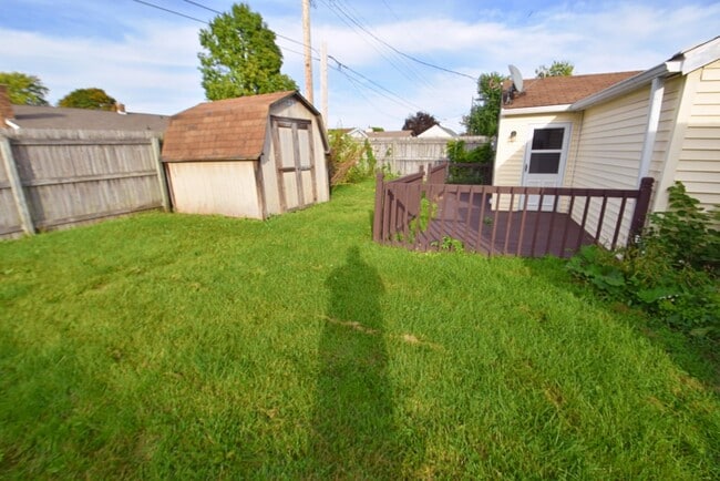Building Photo - Mishawaka IN 2 bedroom home