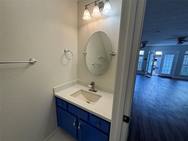 Building Photo - 6512 Kentwick Dr