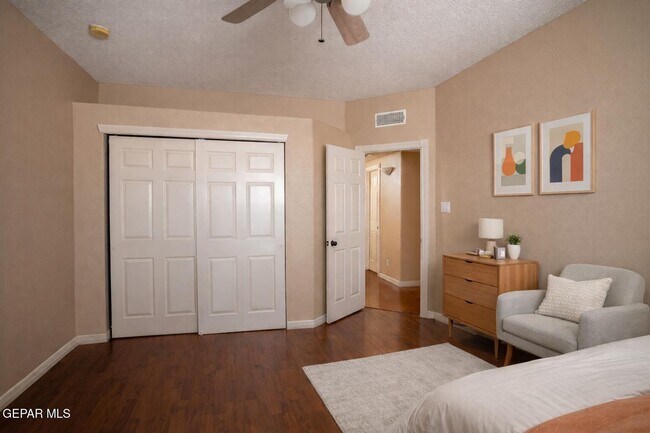 Building Photo - 12421 Tierra Encino Dr