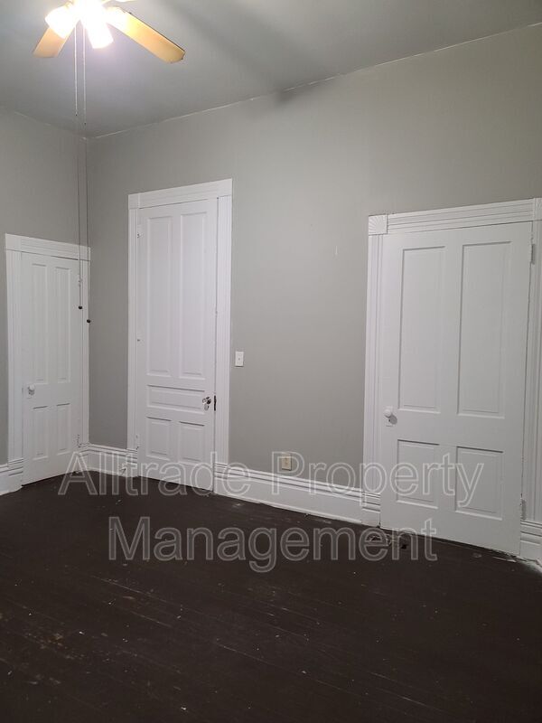 Building Photo - 1312 S Floyd St