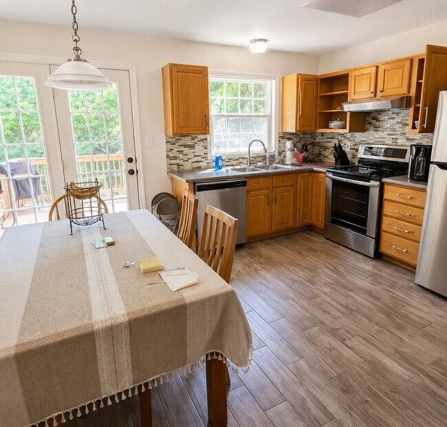 Building Photo - 1711 Vonnies View Ct